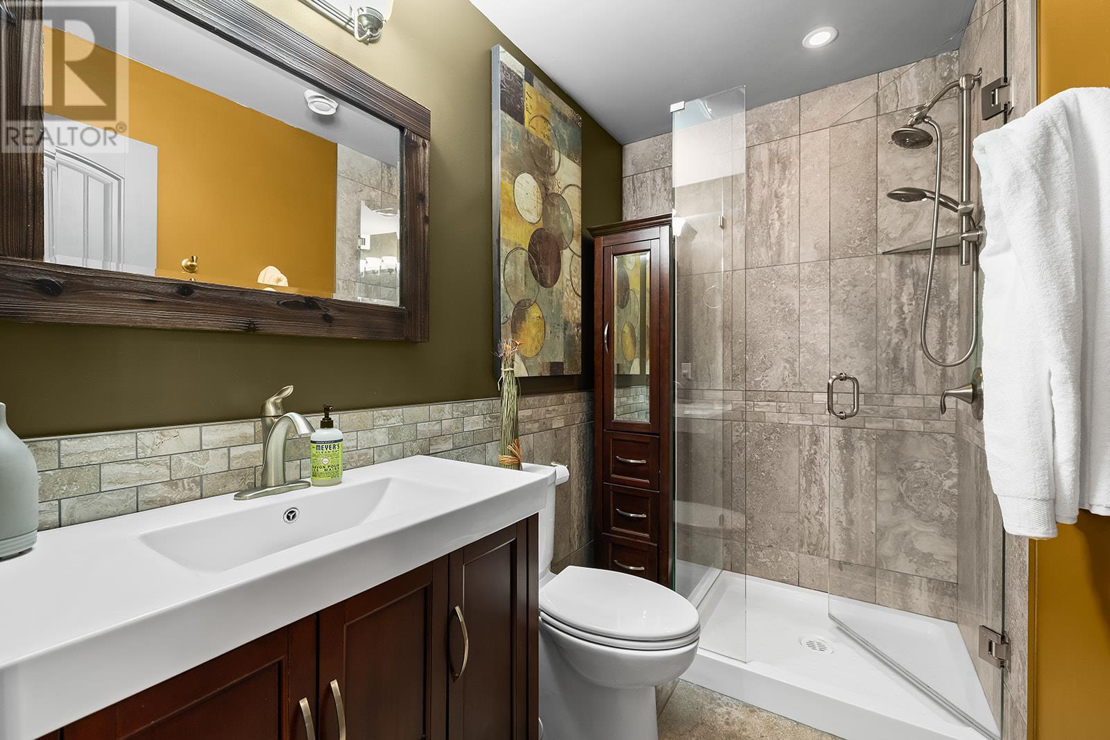  1520 Feedham Avenue, Kelowna