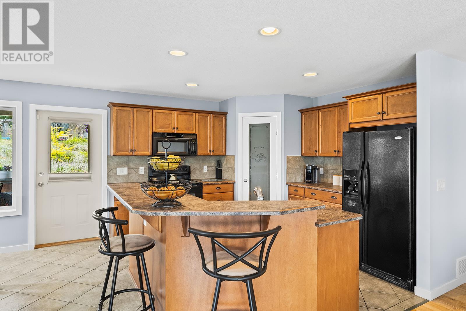  1520 Feedham Avenue, Kelowna