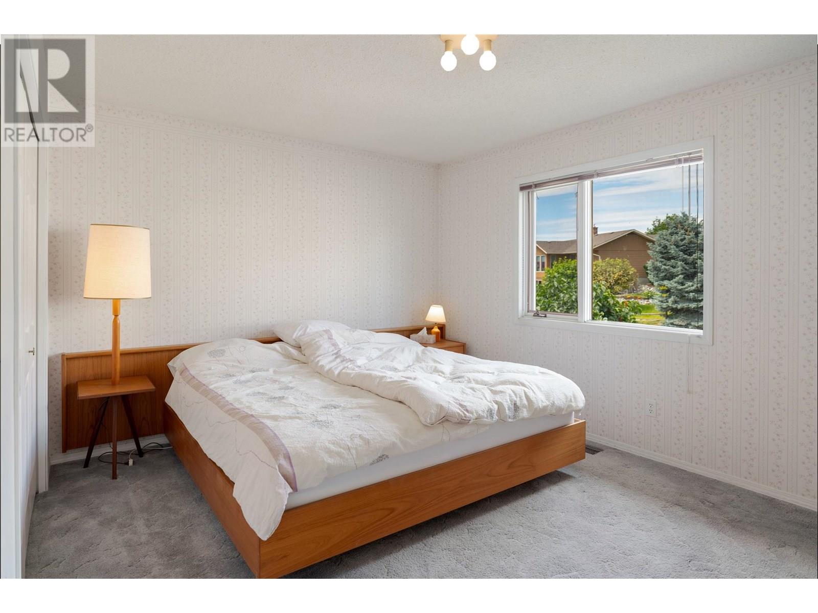  1049 Kelly Drive, West Kelowna
