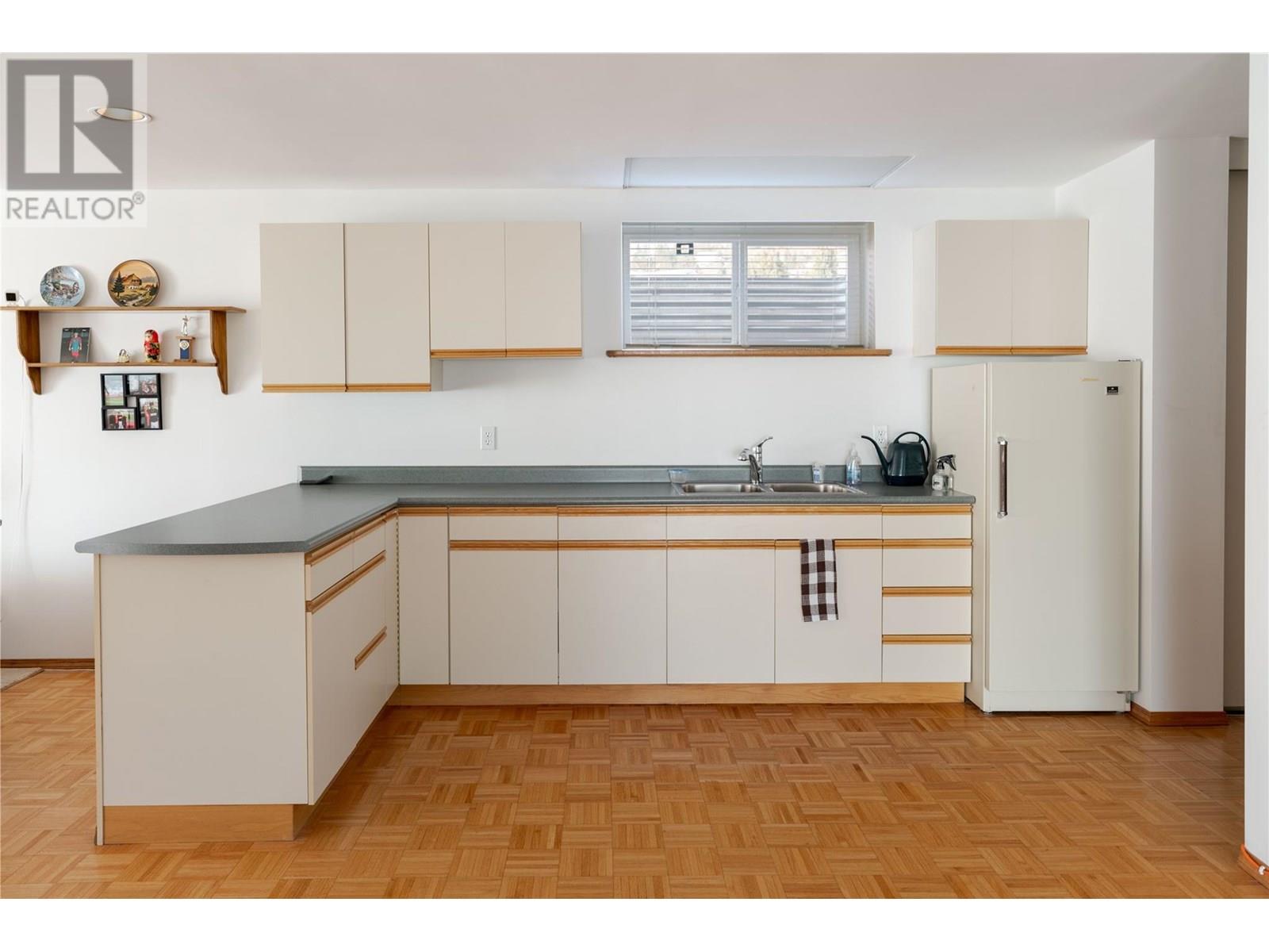  1049 Kelly Drive, West Kelowna