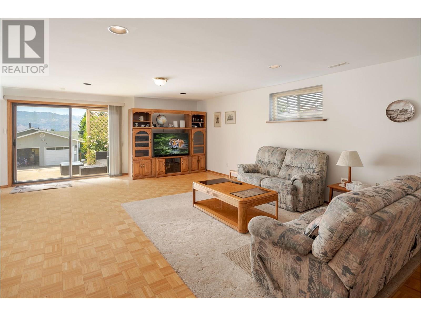  1049 Kelly Drive, West Kelowna