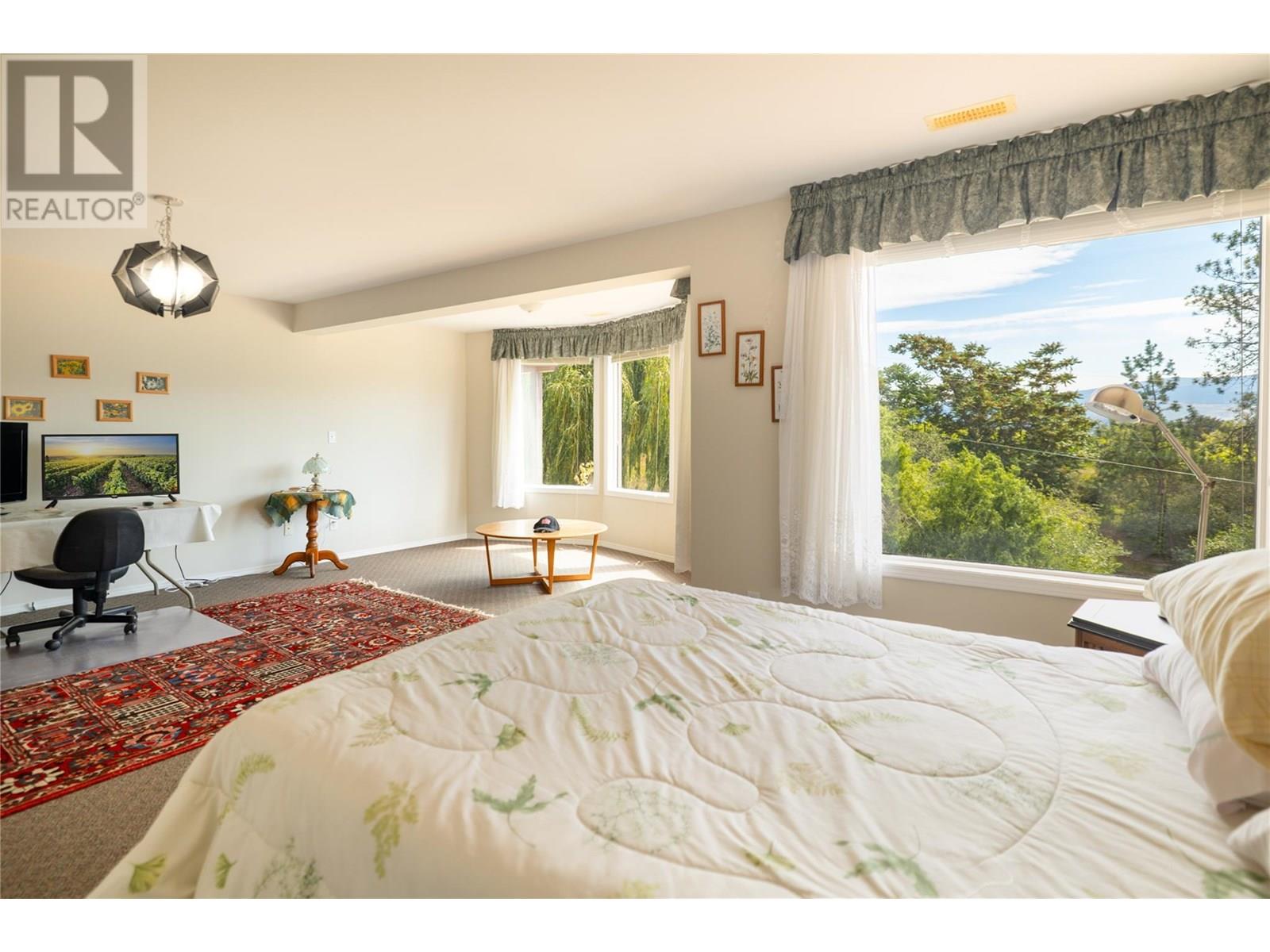  1049 Kelly Drive, West Kelowna