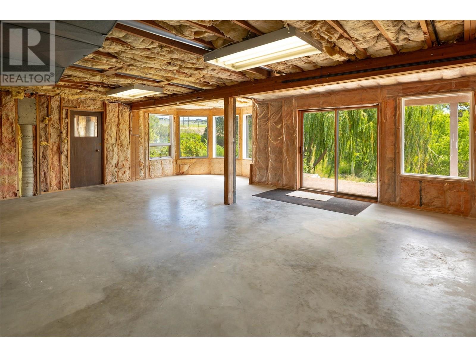  1049 Kelly Drive, West Kelowna