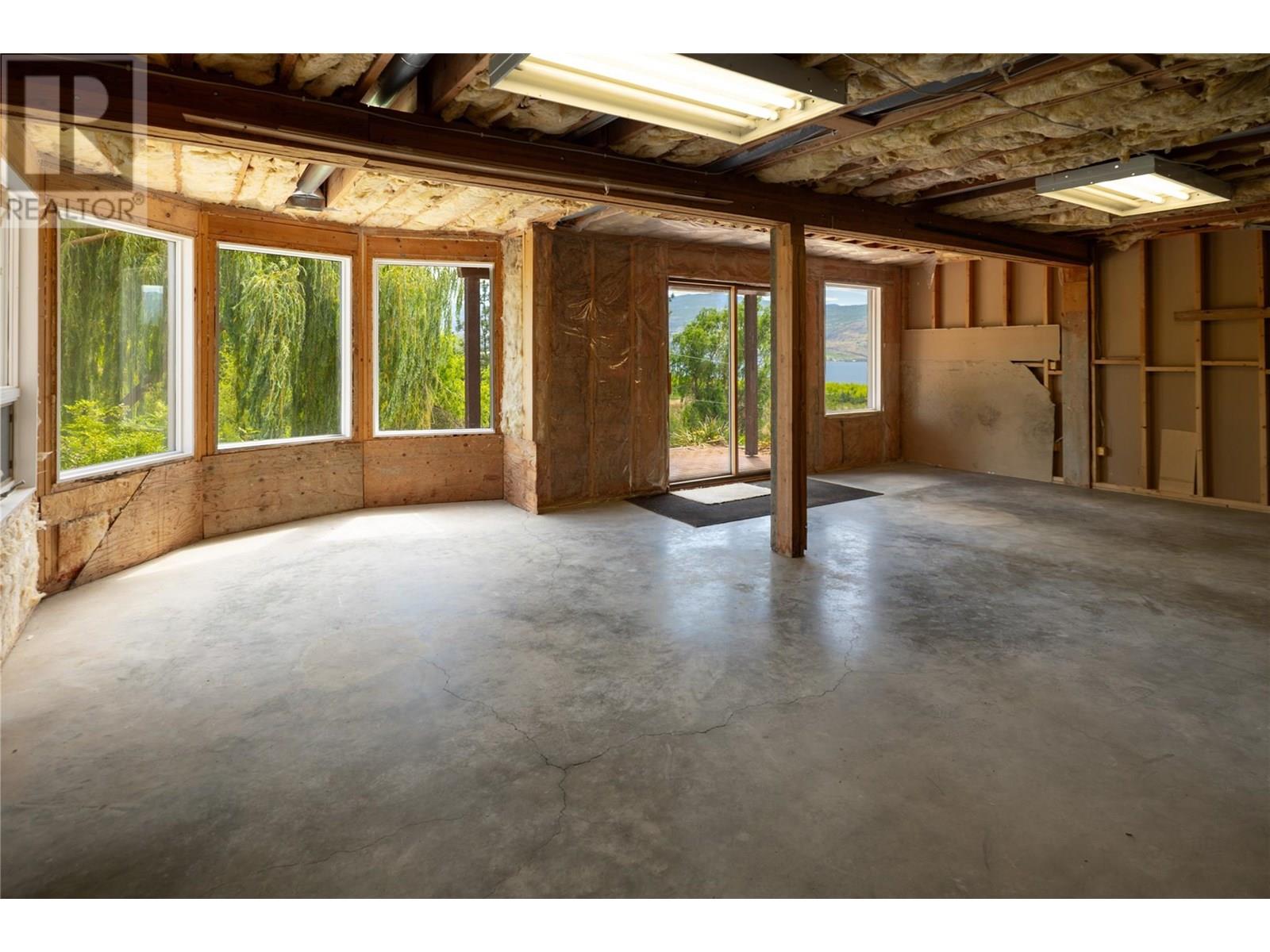  1049 Kelly Drive, West Kelowna