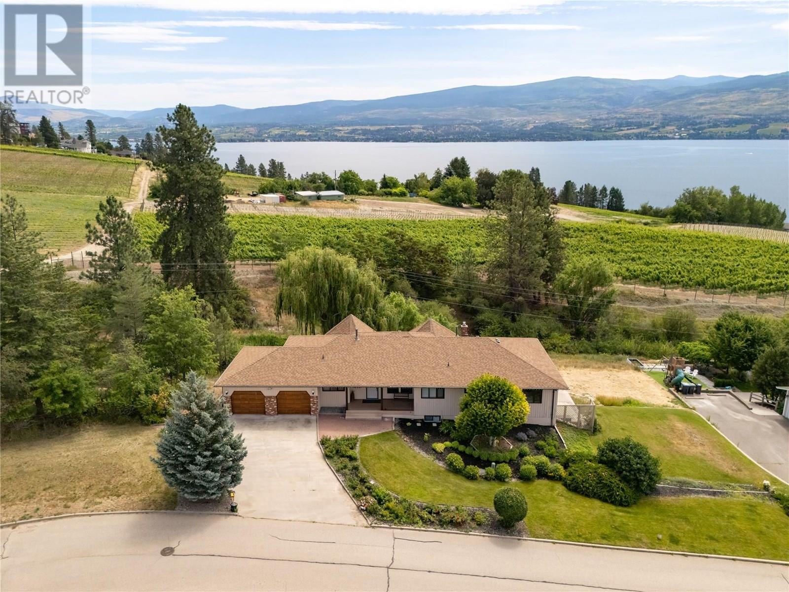  1049 Kelly Drive, West Kelowna