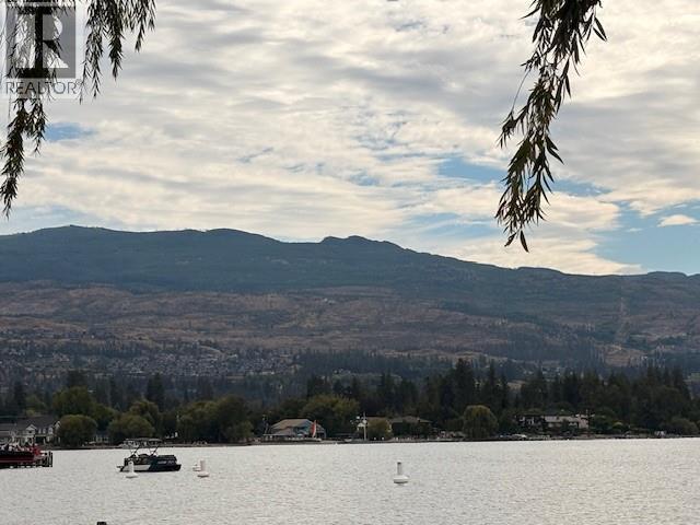 301 4004 BLUEBIRD Road, Kelowna