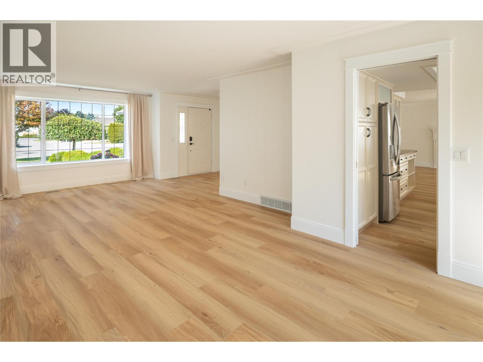  4018 LOGIE Court, Kelowna