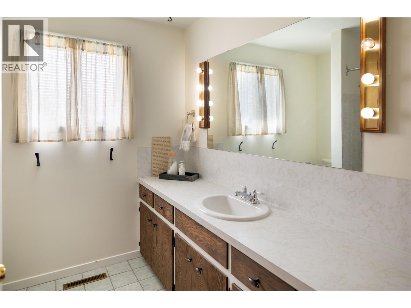  4373 Hobson Road, Kelowna