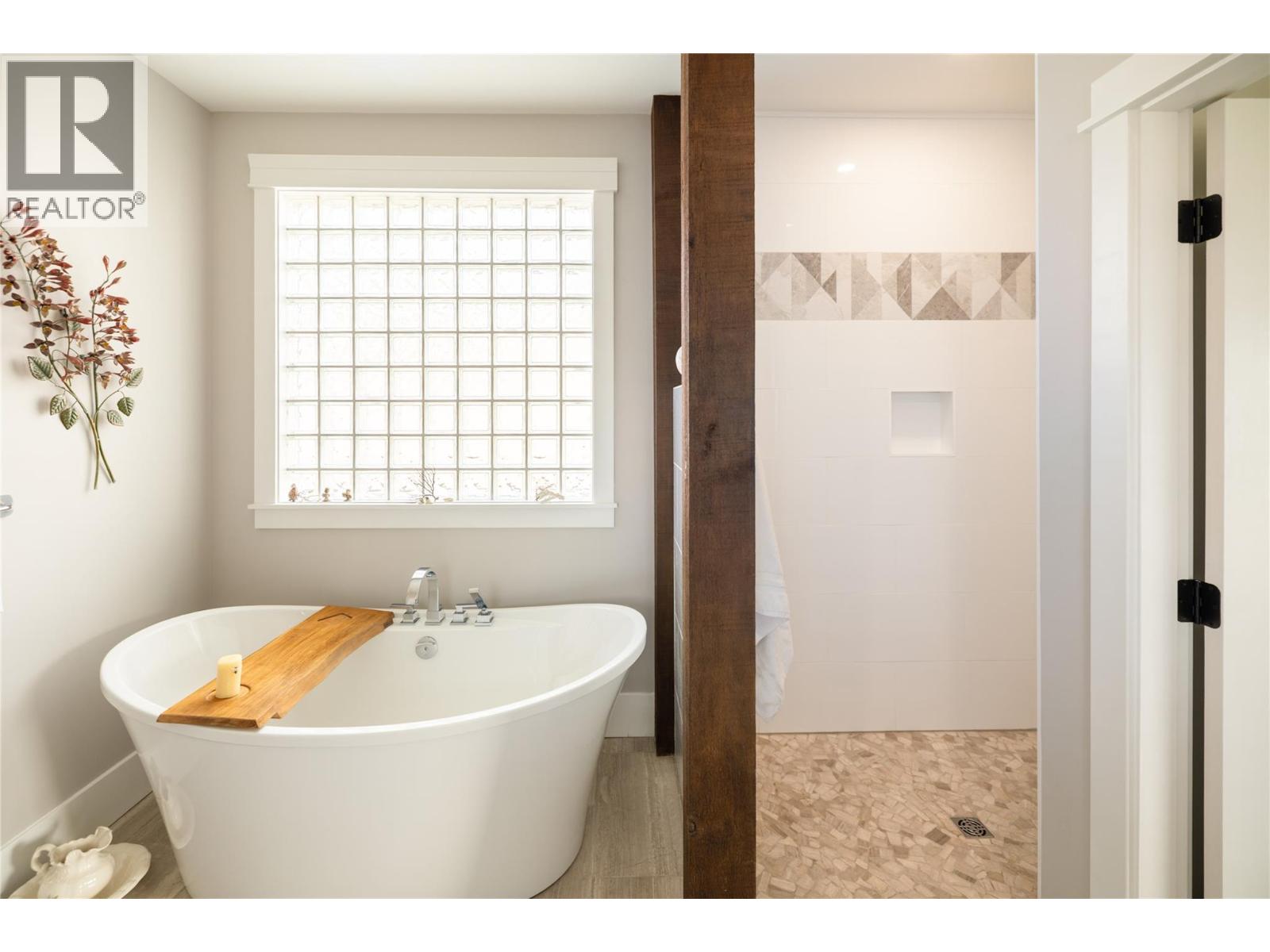  13137 Cliffstone Court, Lake Country