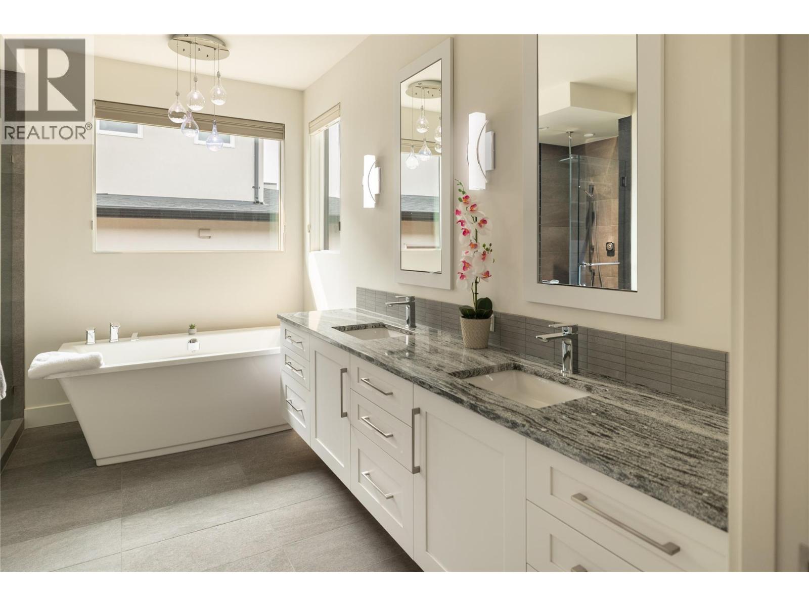  5640 Mountainside Drive, Kelowna