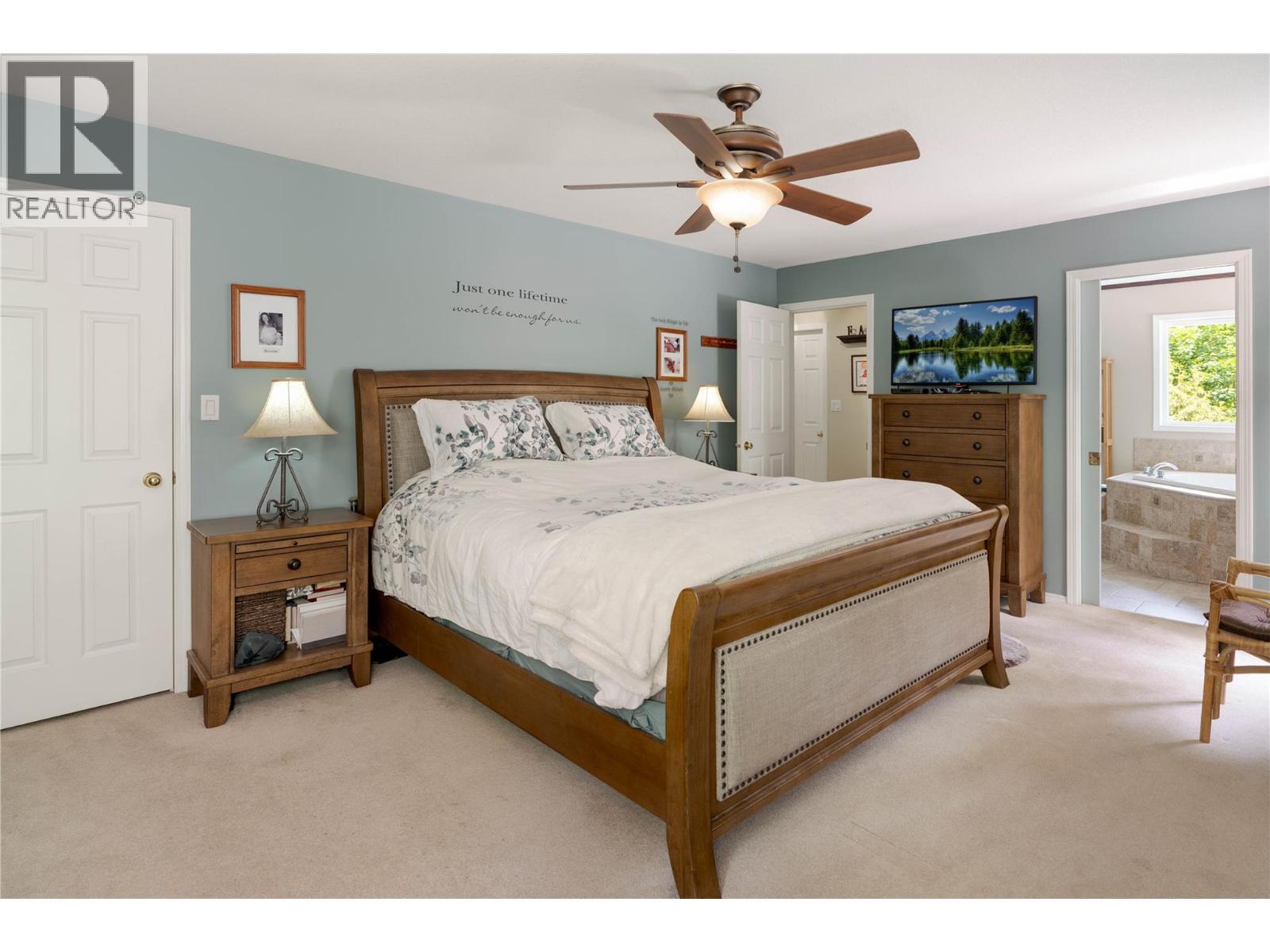  4692 GORDON Drive, Kelowna