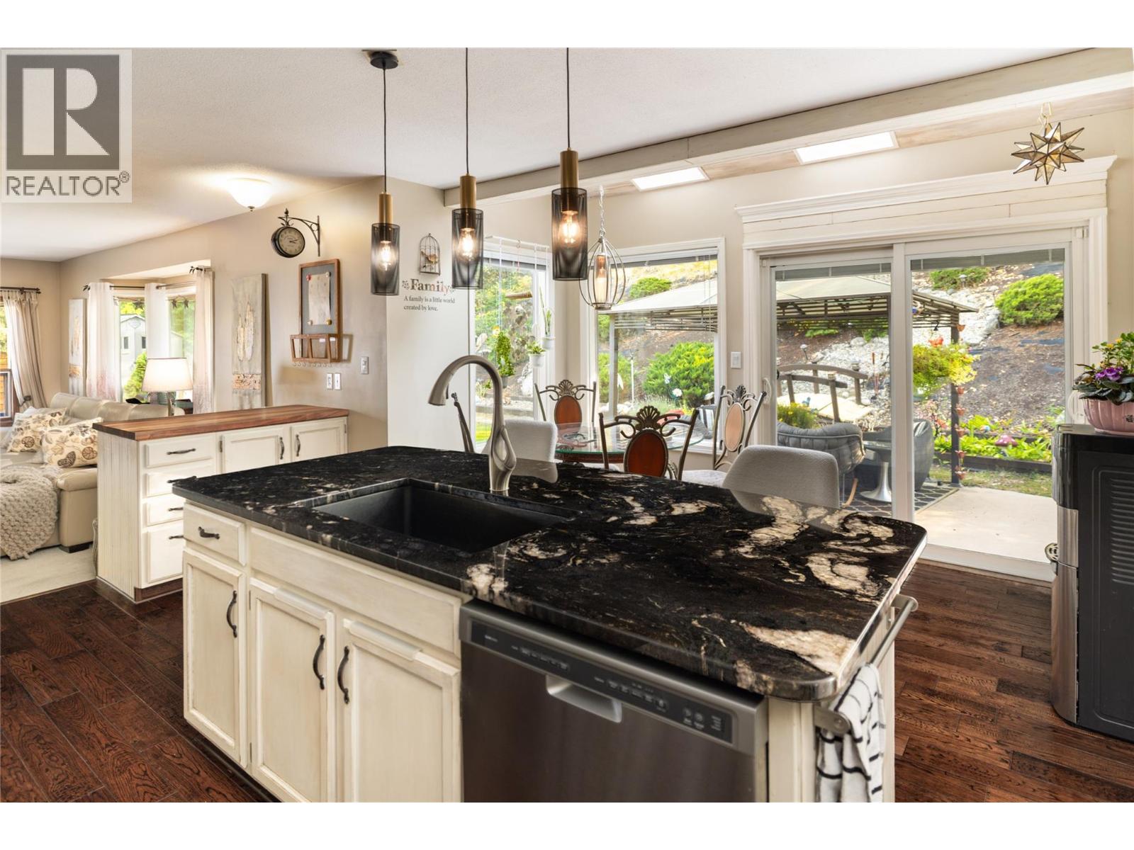  4692 GORDON Drive, Kelowna