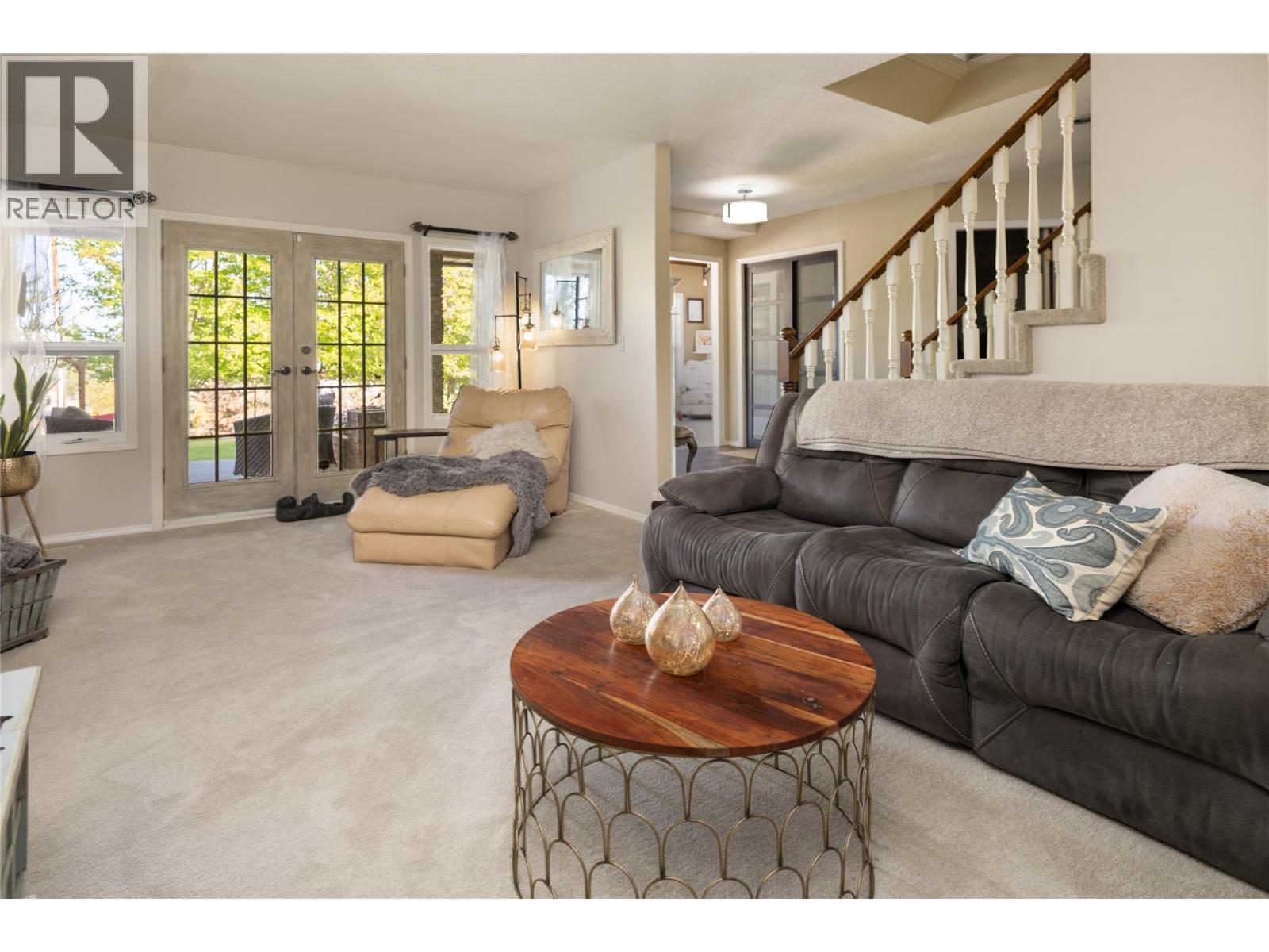  4692 GORDON Drive, Kelowna