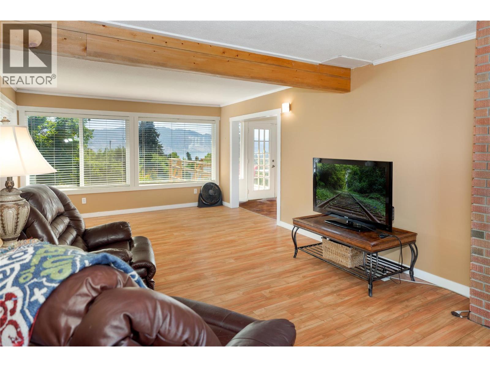  833 HAWTHORNE Road, West Kelowna