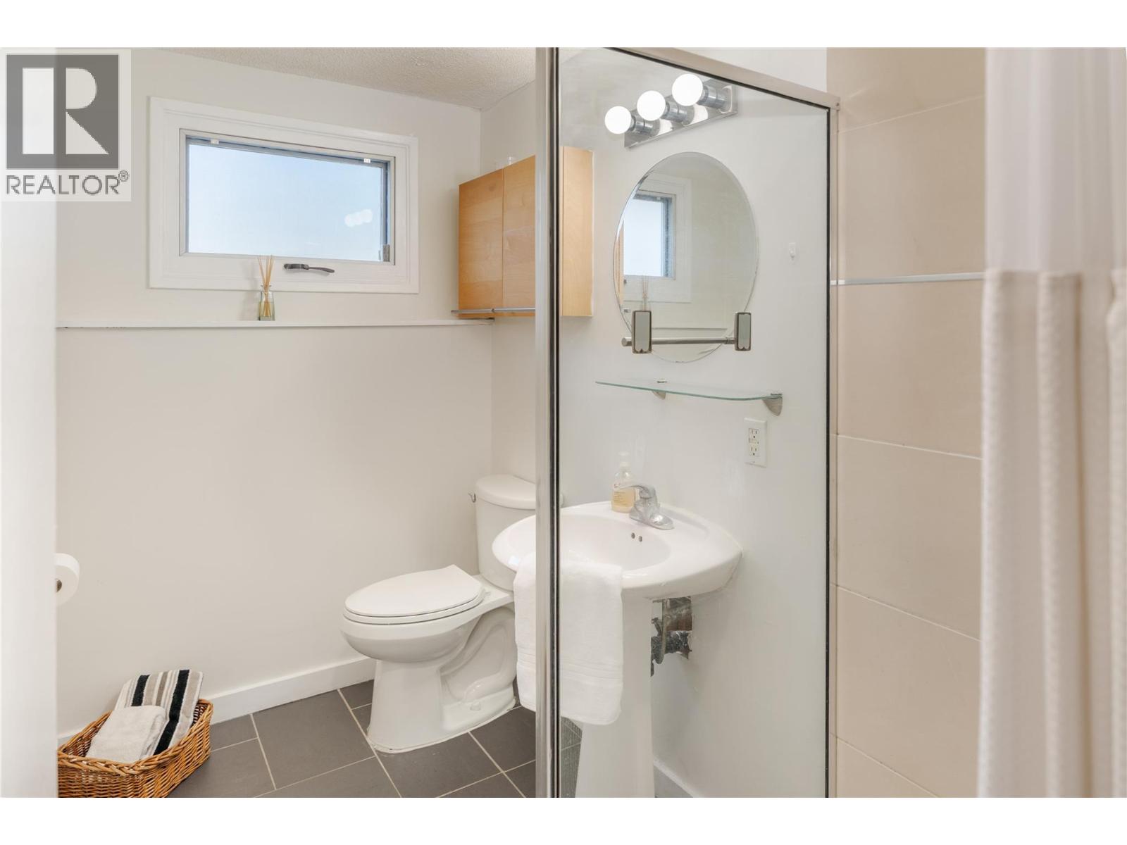  833 HAWTHORNE Road, West Kelowna