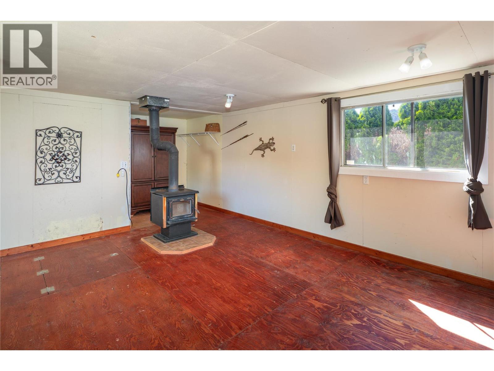  833 HAWTHORNE Road, West Kelowna