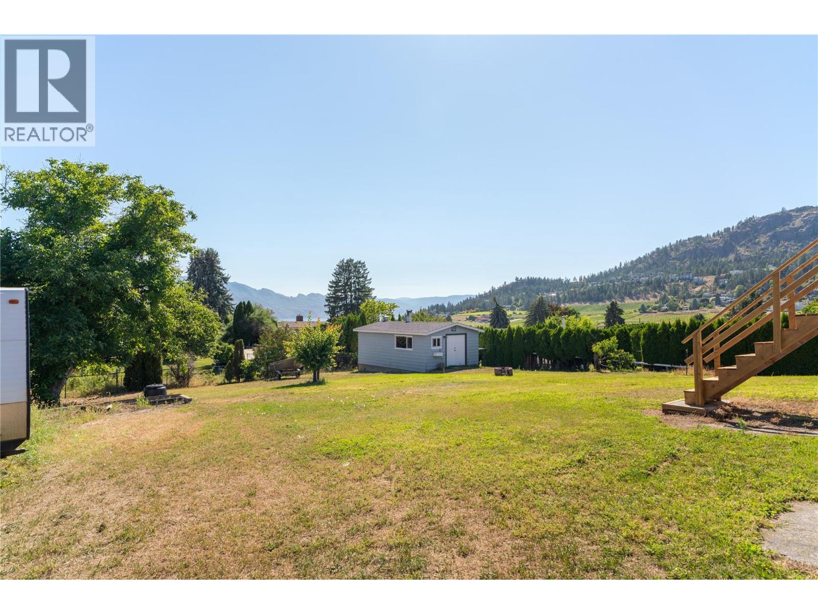  833 HAWTHORNE Road, West Kelowna