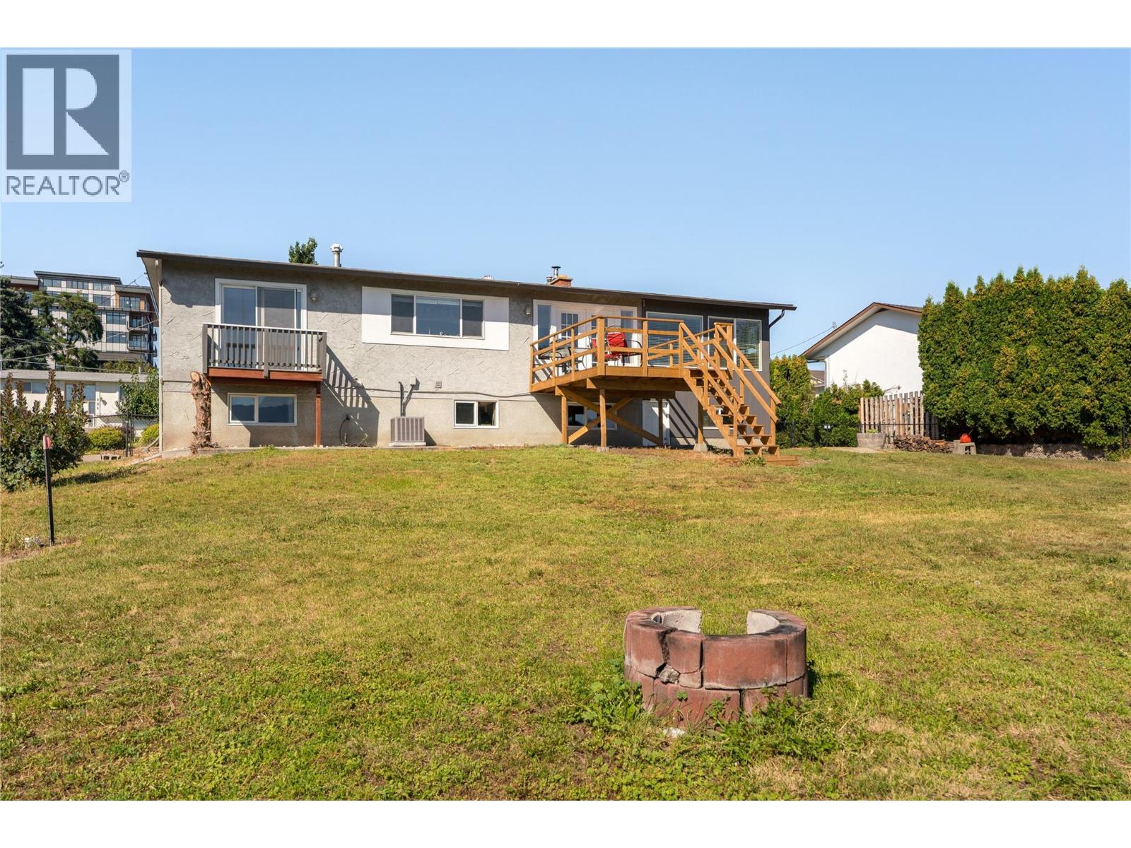  833 HAWTHORNE Road, West Kelowna