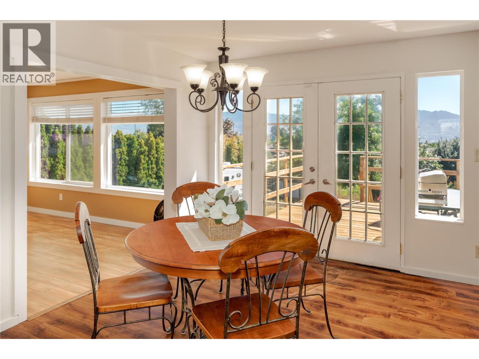  833 HAWTHORNE Road, West Kelowna