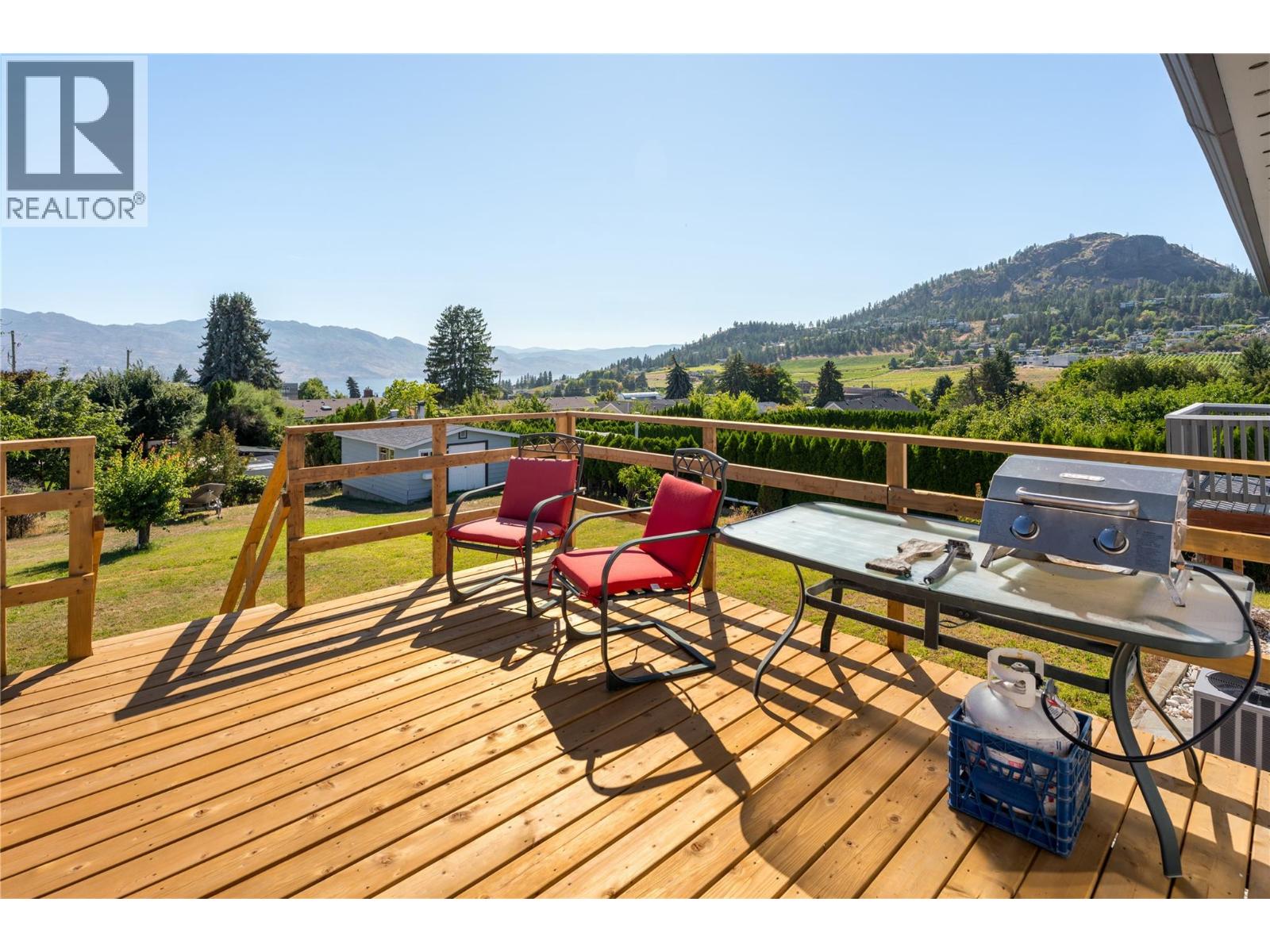  833 HAWTHORNE Road, West Kelowna