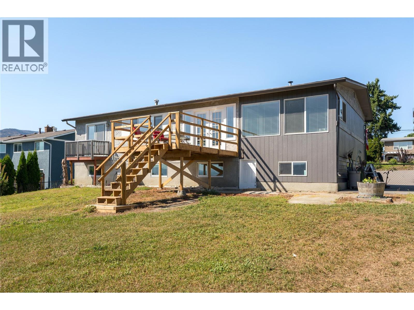  833 HAWTHORNE Road, West Kelowna