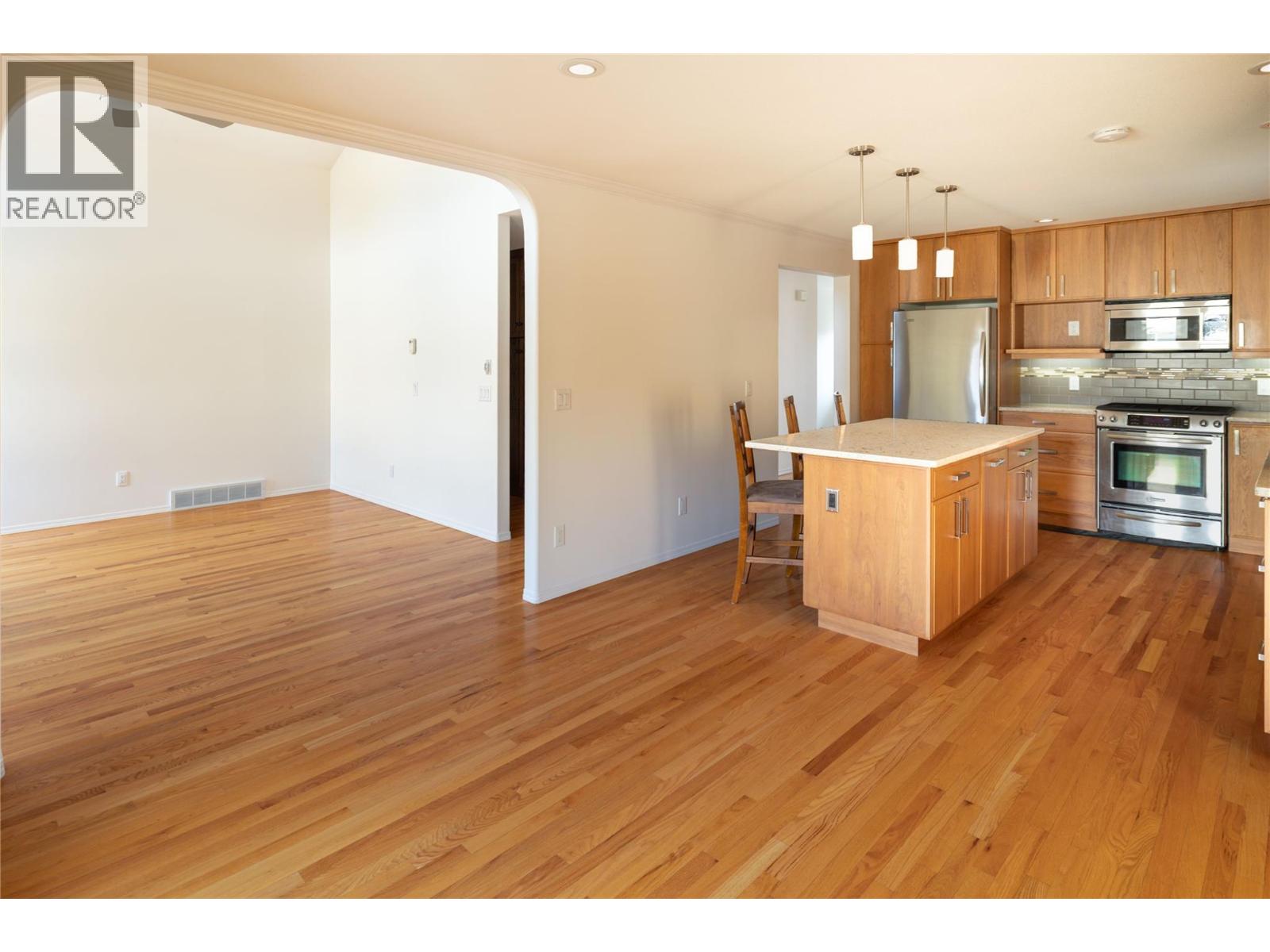 175 609 TRUSWELL Road, Kelowna