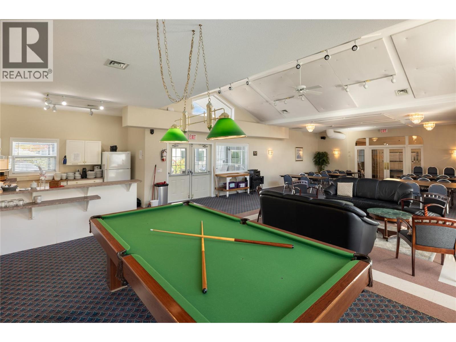 175 609 TRUSWELL Road, Kelowna