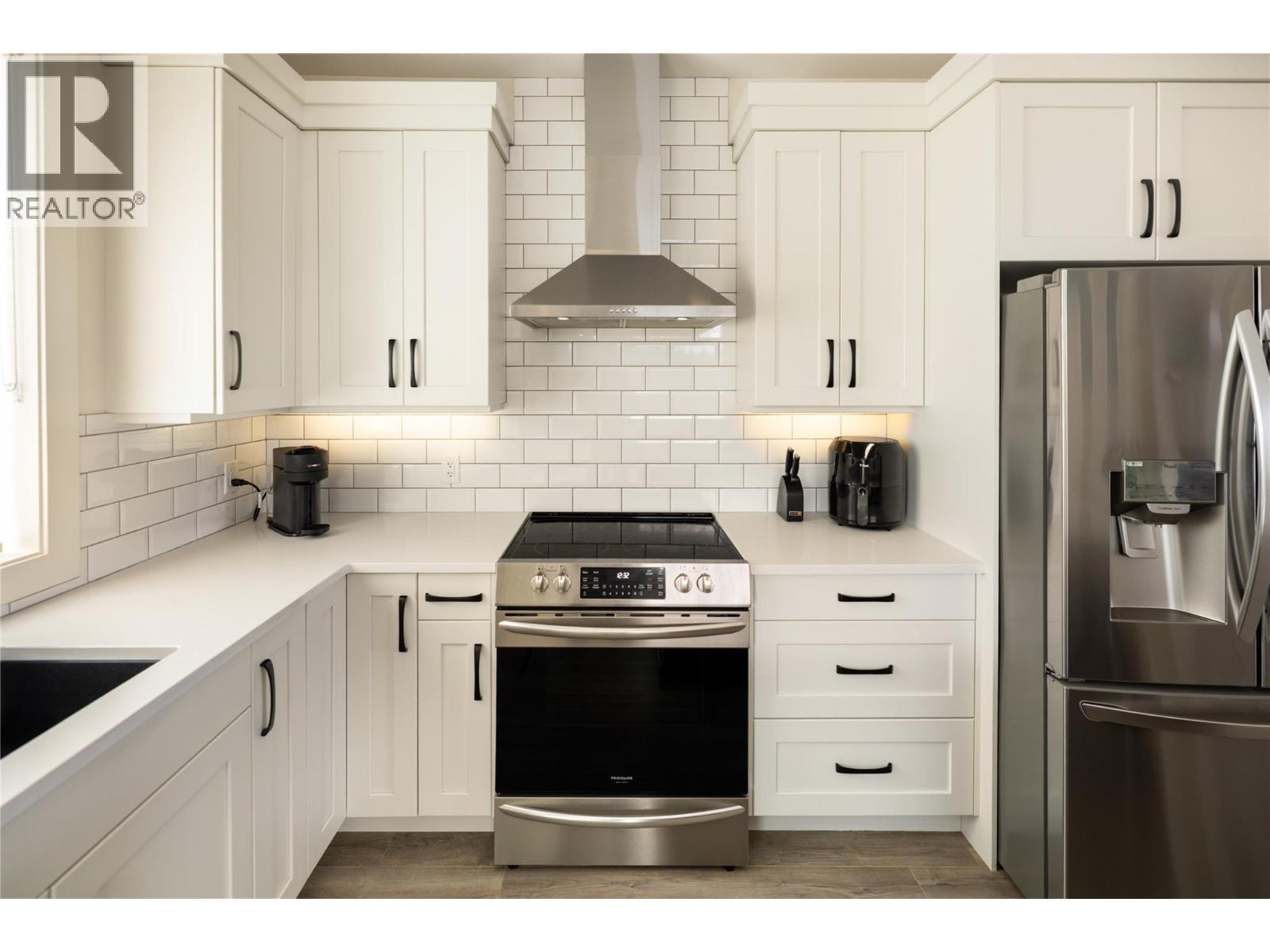  2203 LAVETTA Drive, Kelowna