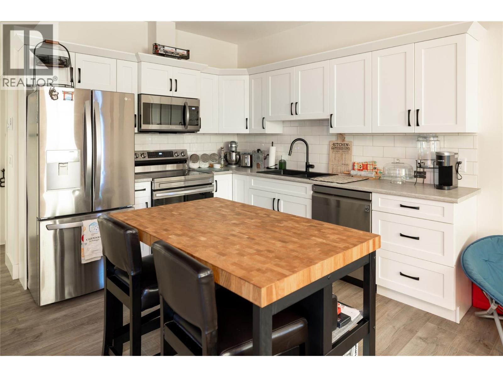  2203 LAVETTA Drive, Kelowna