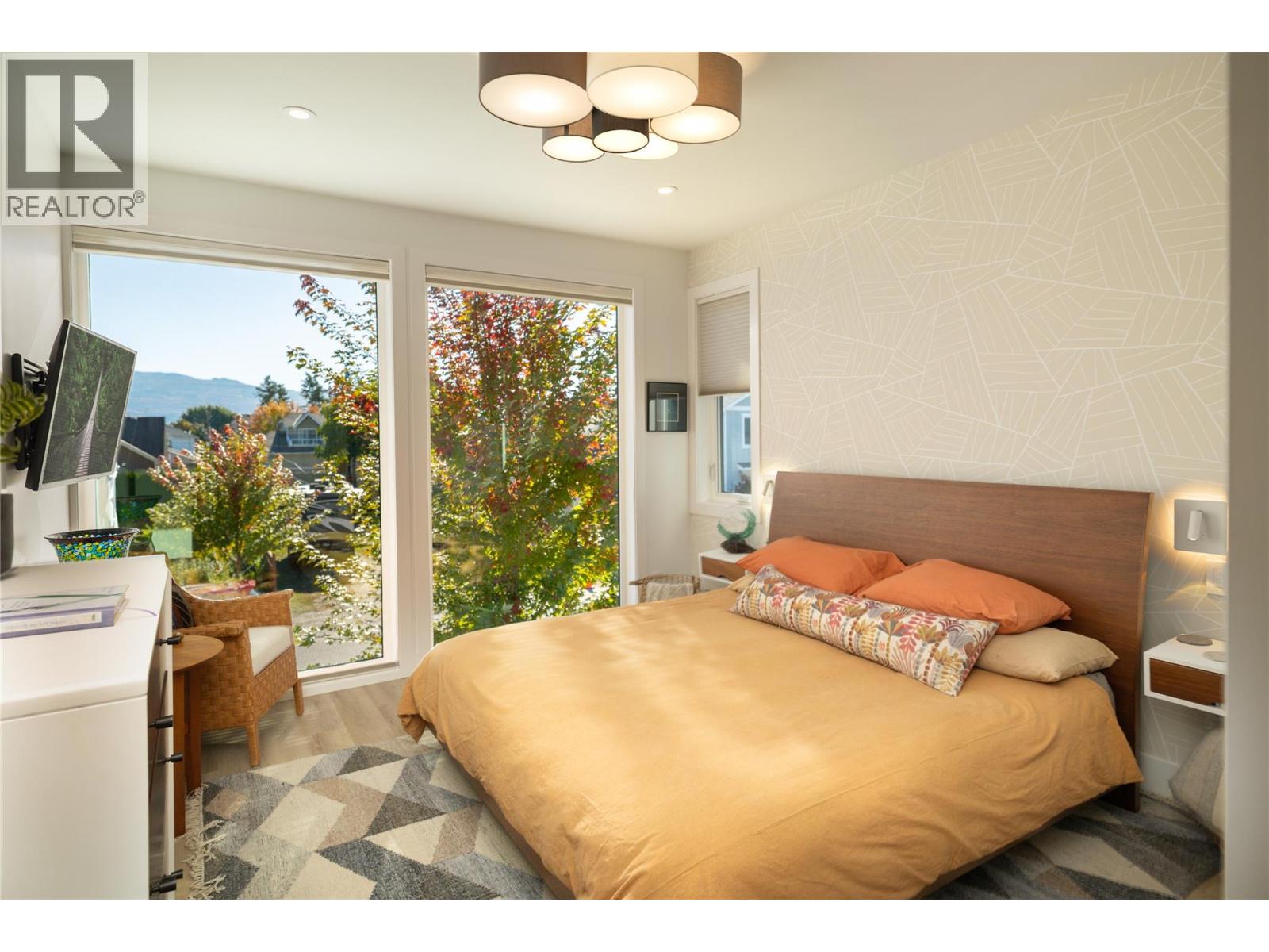  884 Patterson Avenue, Kelowna