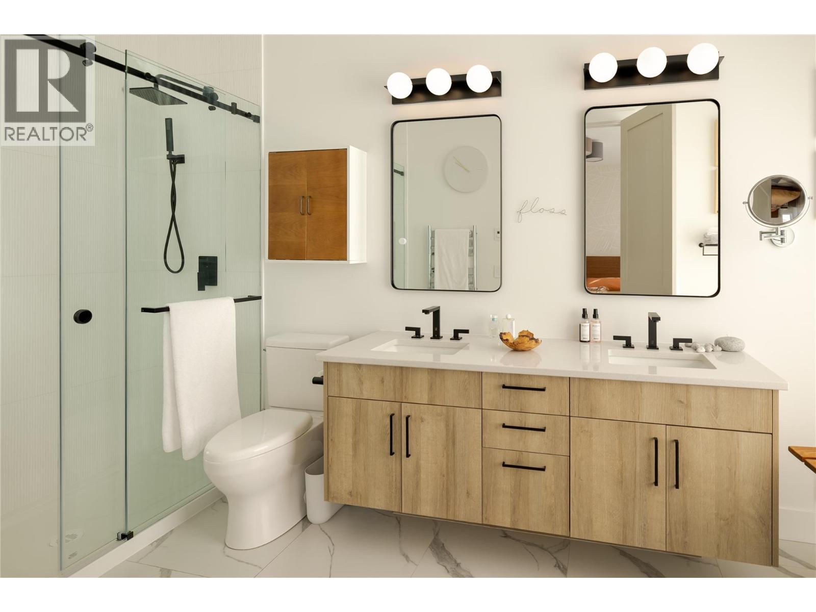  884 Patterson Avenue, Kelowna