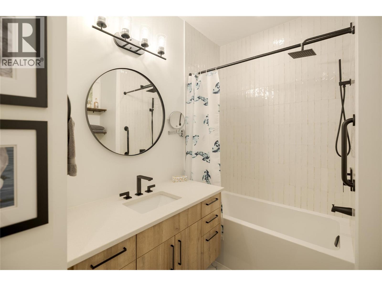  884 Patterson Avenue, Kelowna