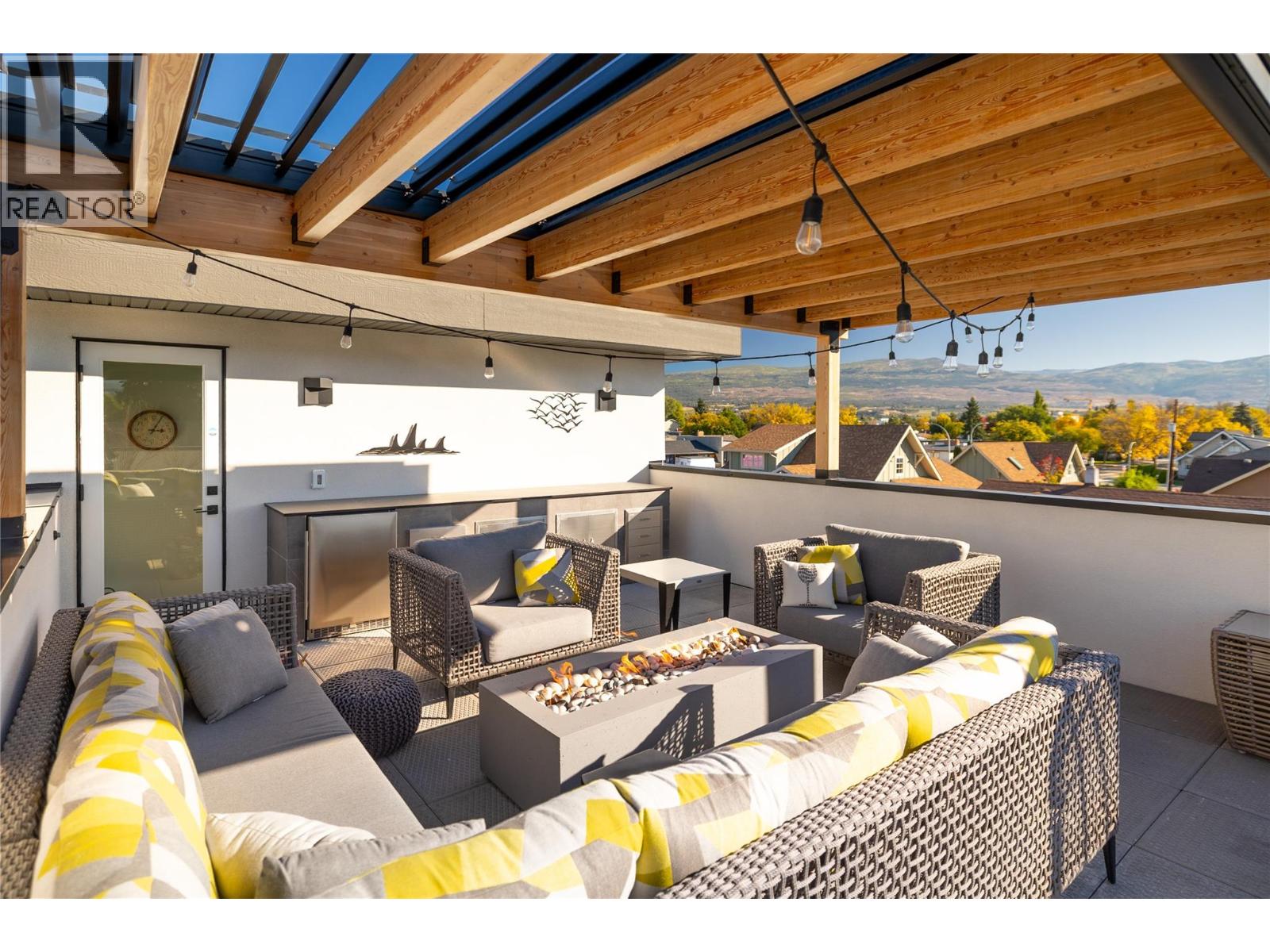  884 Patterson Avenue, Kelowna