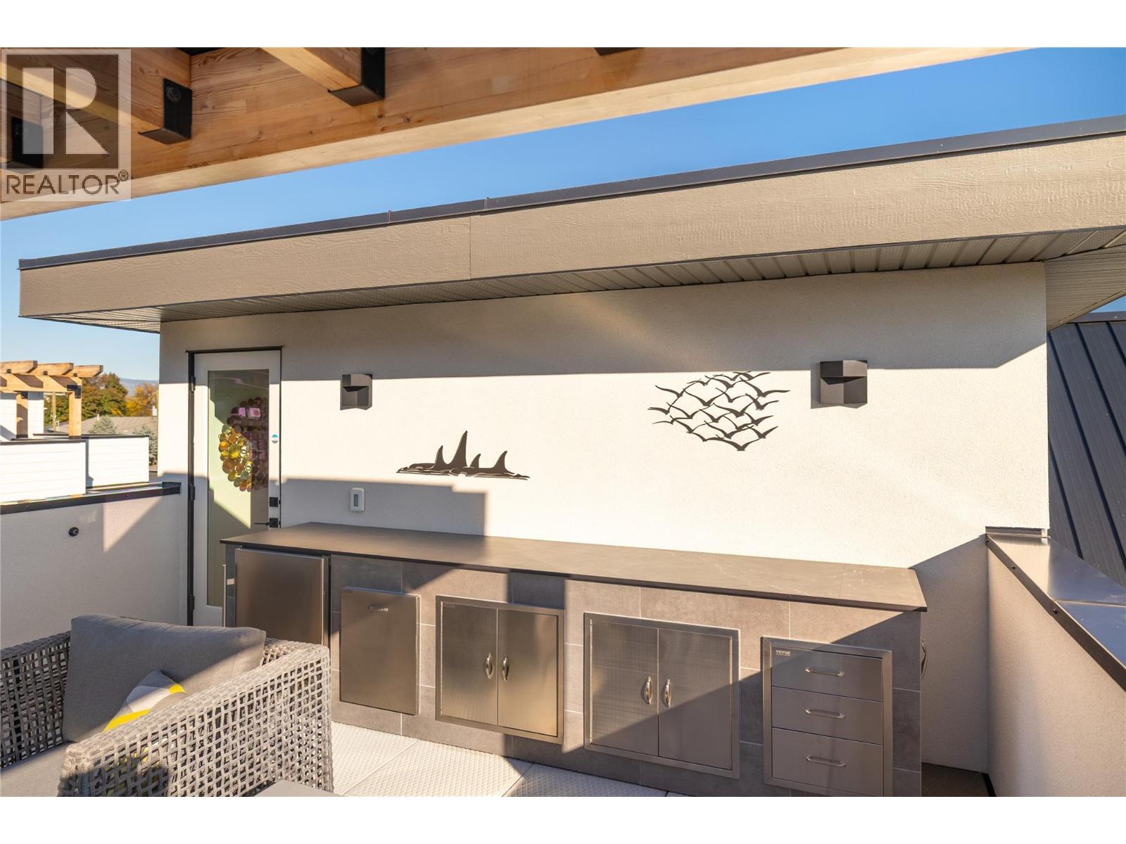  884 Patterson Avenue, Kelowna