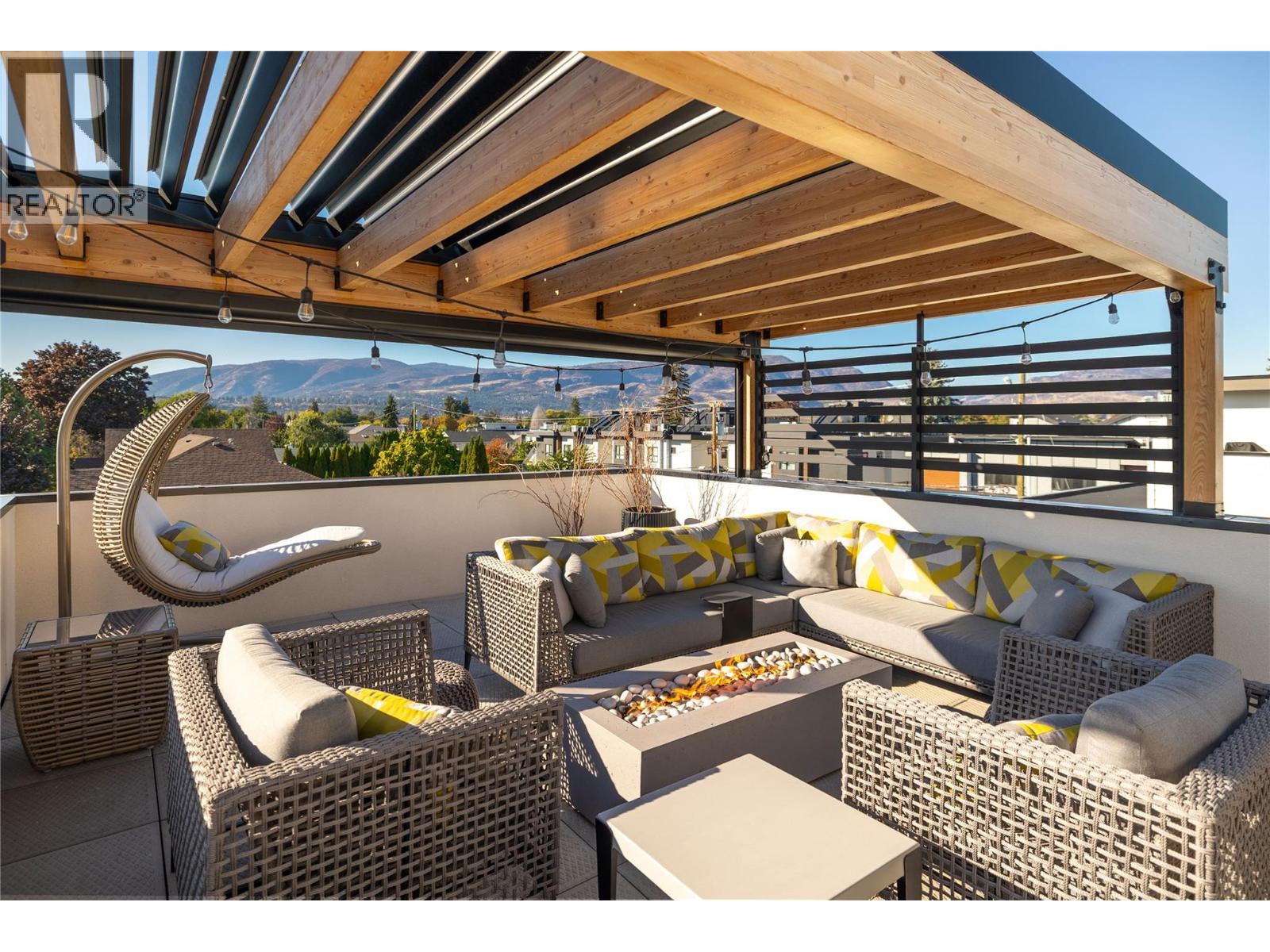  884 Patterson Avenue, Kelowna