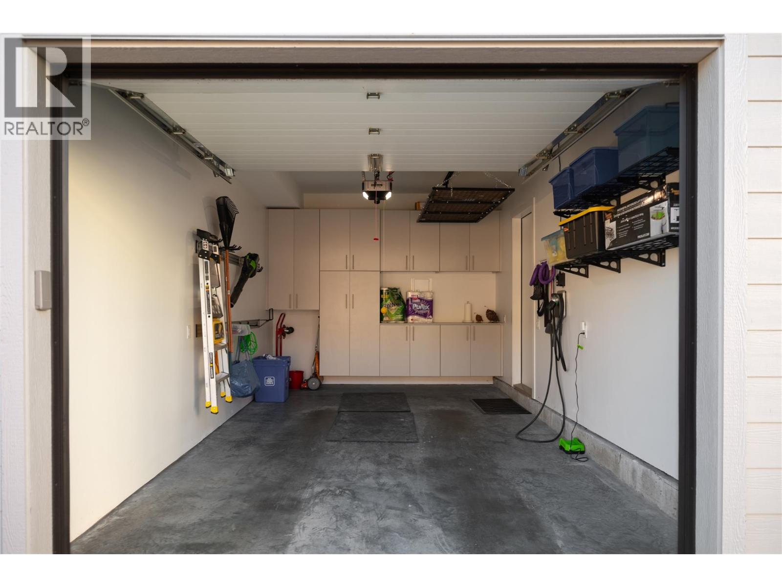  884 Patterson Avenue, Kelowna