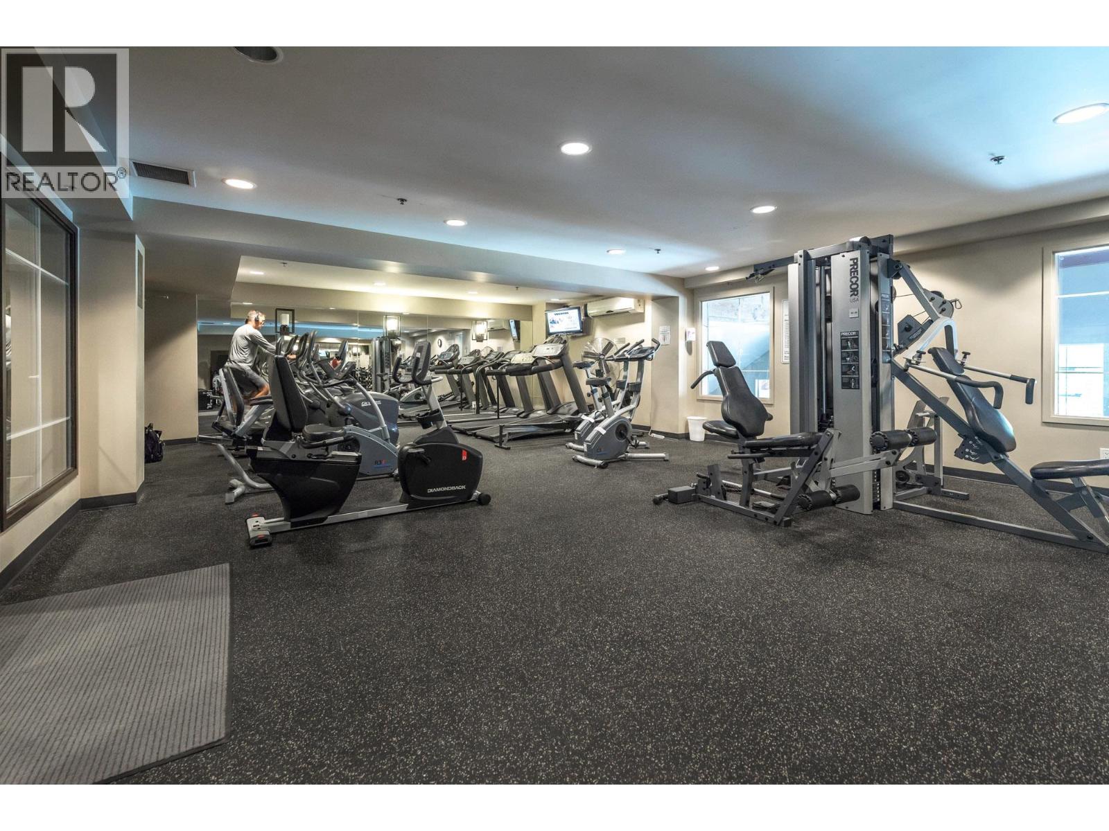 312 1083 Sunset Drive, Kelowna