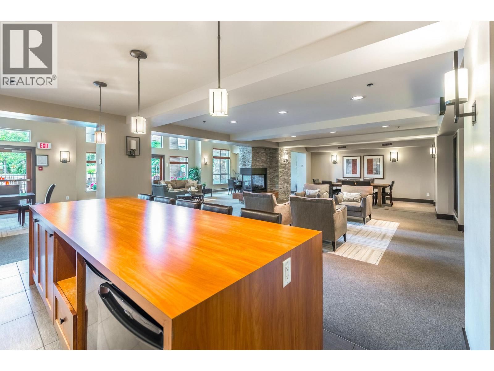 312 1083 Sunset Drive, Kelowna