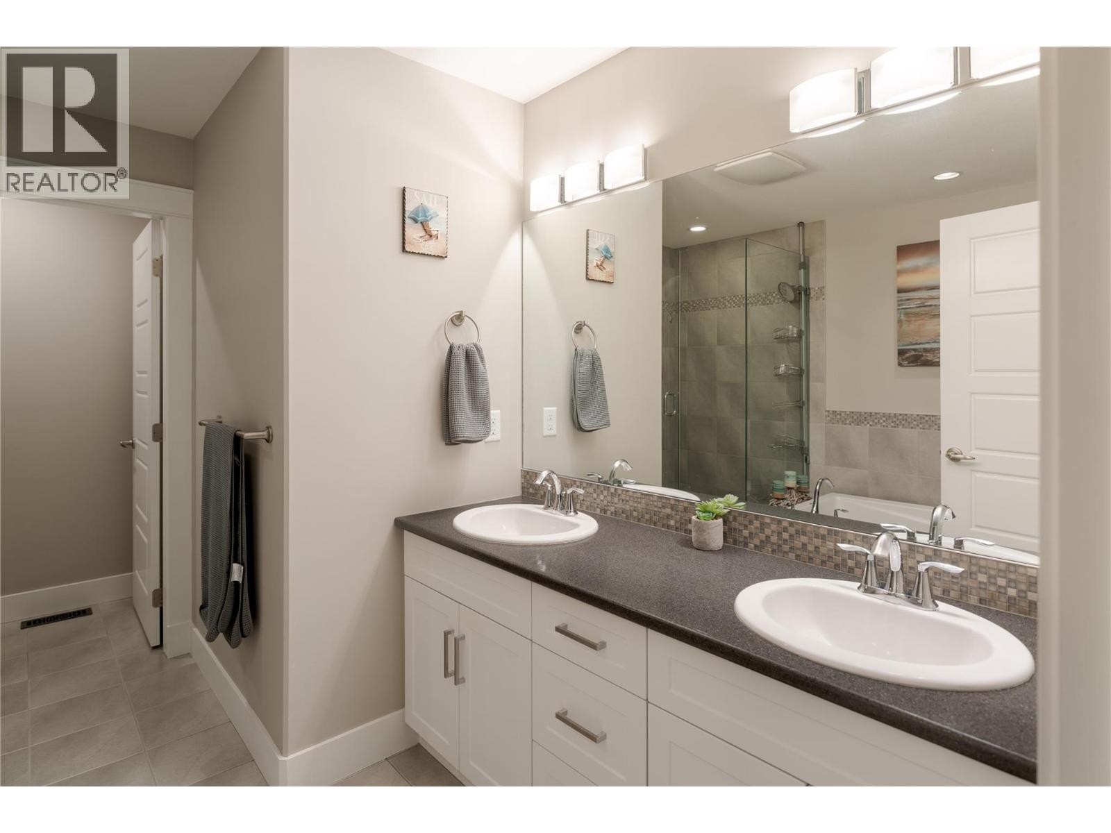 45 3359 Cougar Road, Westbank