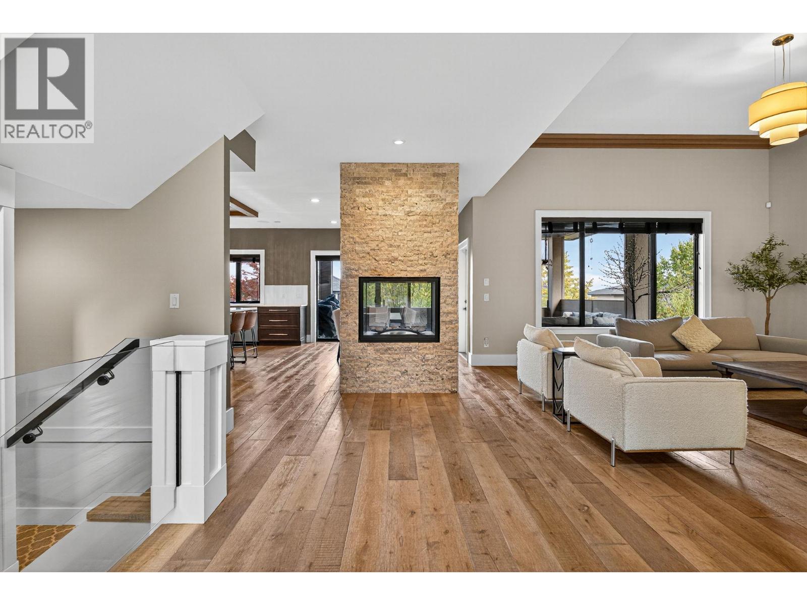  460 Rockview Lane, Kelowna