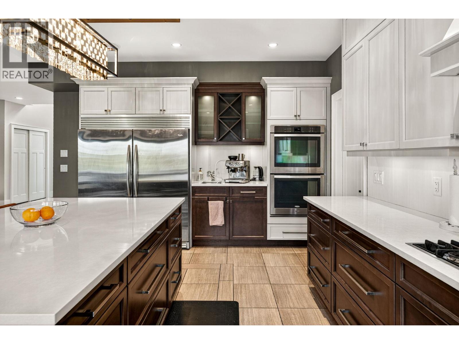  460 Rockview Lane, Kelowna