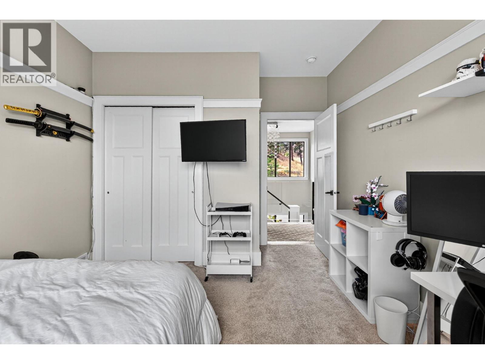  460 Rockview Lane, Kelowna