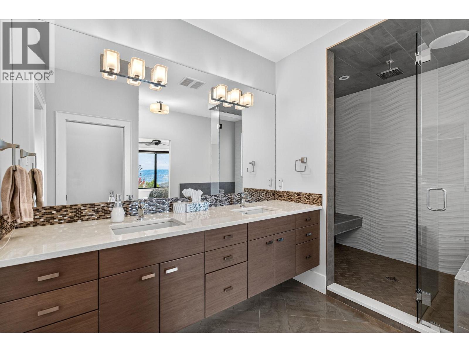  460 Rockview Lane, Kelowna