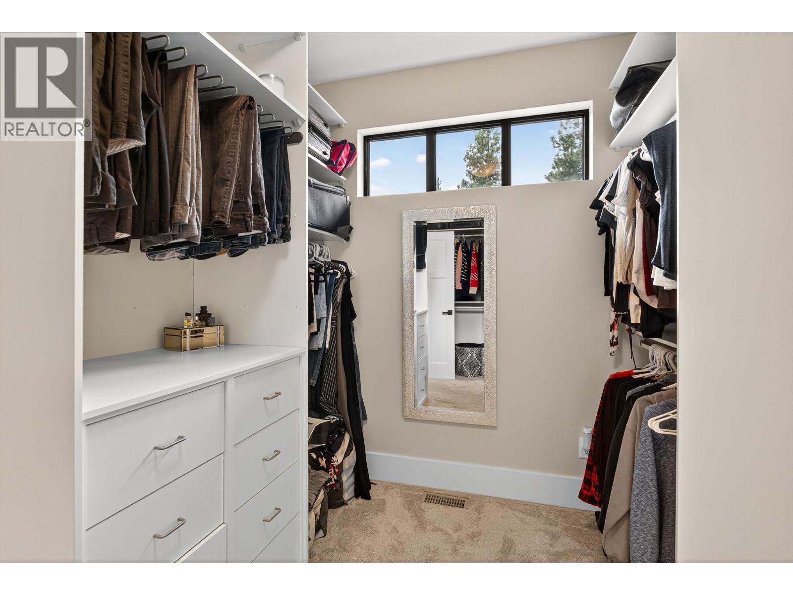  460 Rockview Lane, Kelowna