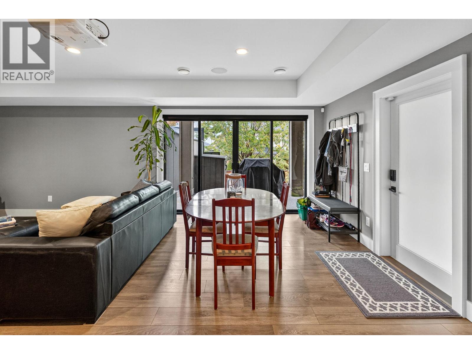  460 Rockview Lane, Kelowna