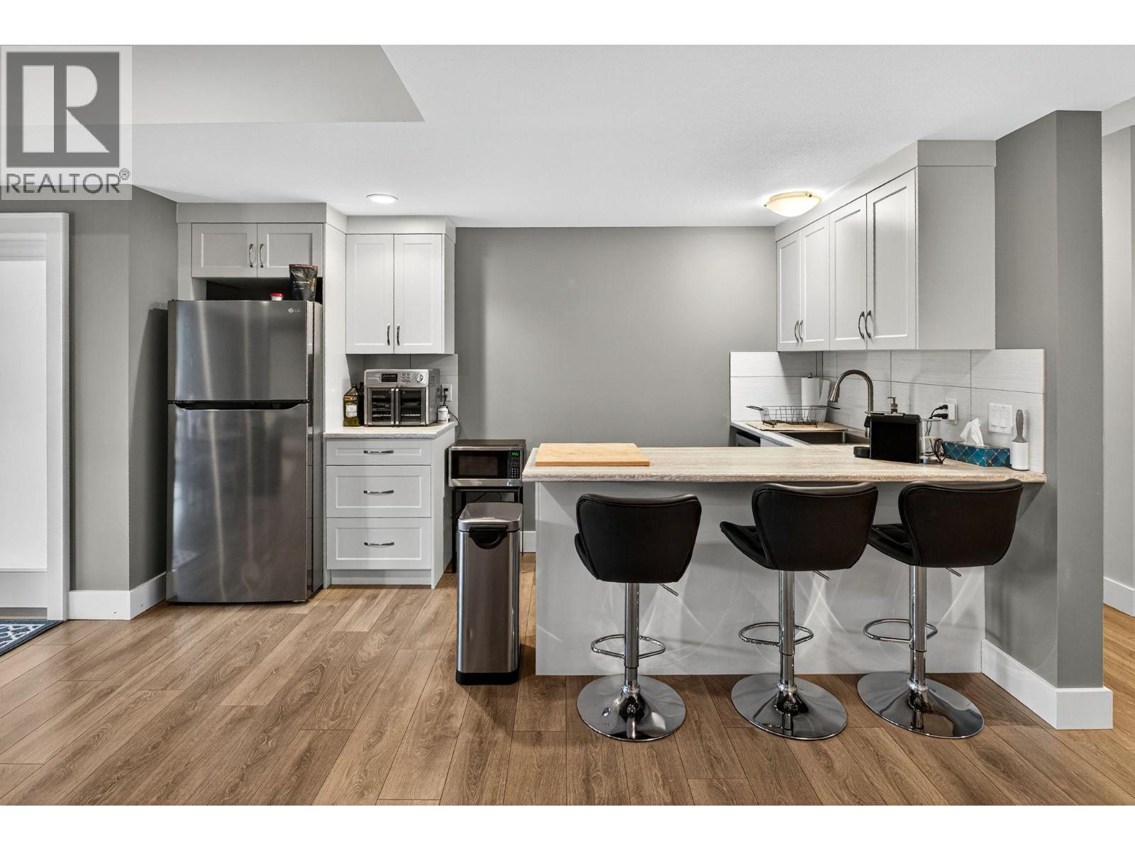  460 Rockview Lane, Kelowna