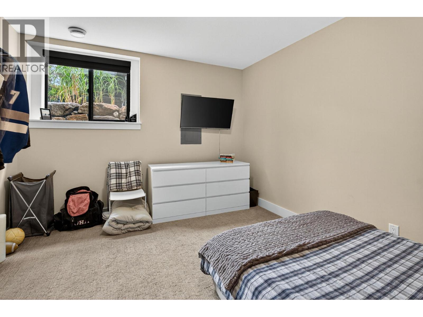  460 Rockview Lane, Kelowna