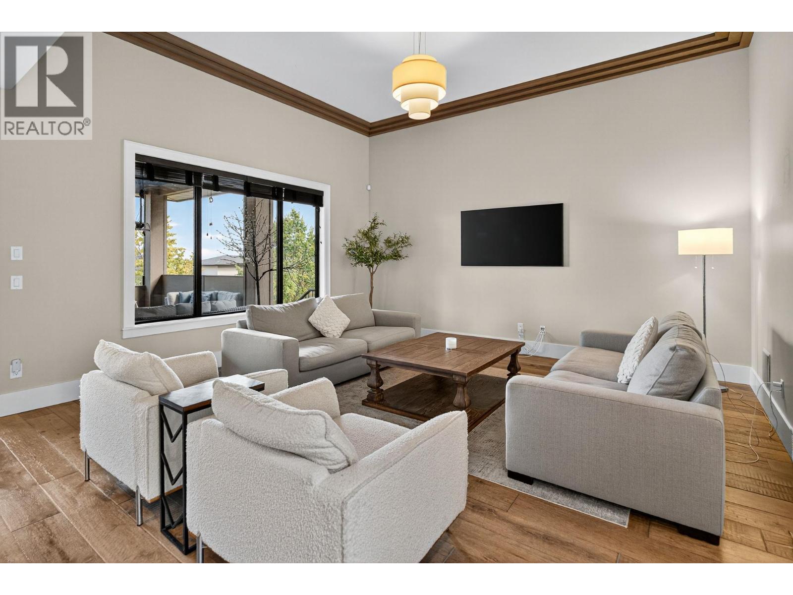  460 Rockview Lane, Kelowna