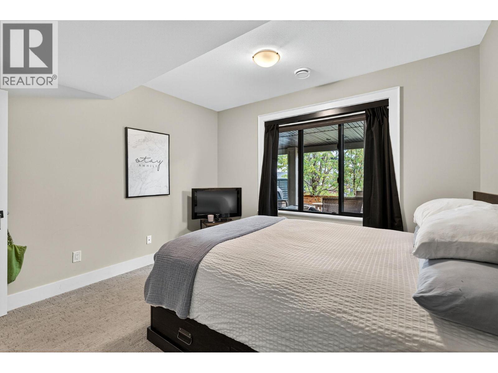  460 Rockview Lane, Kelowna