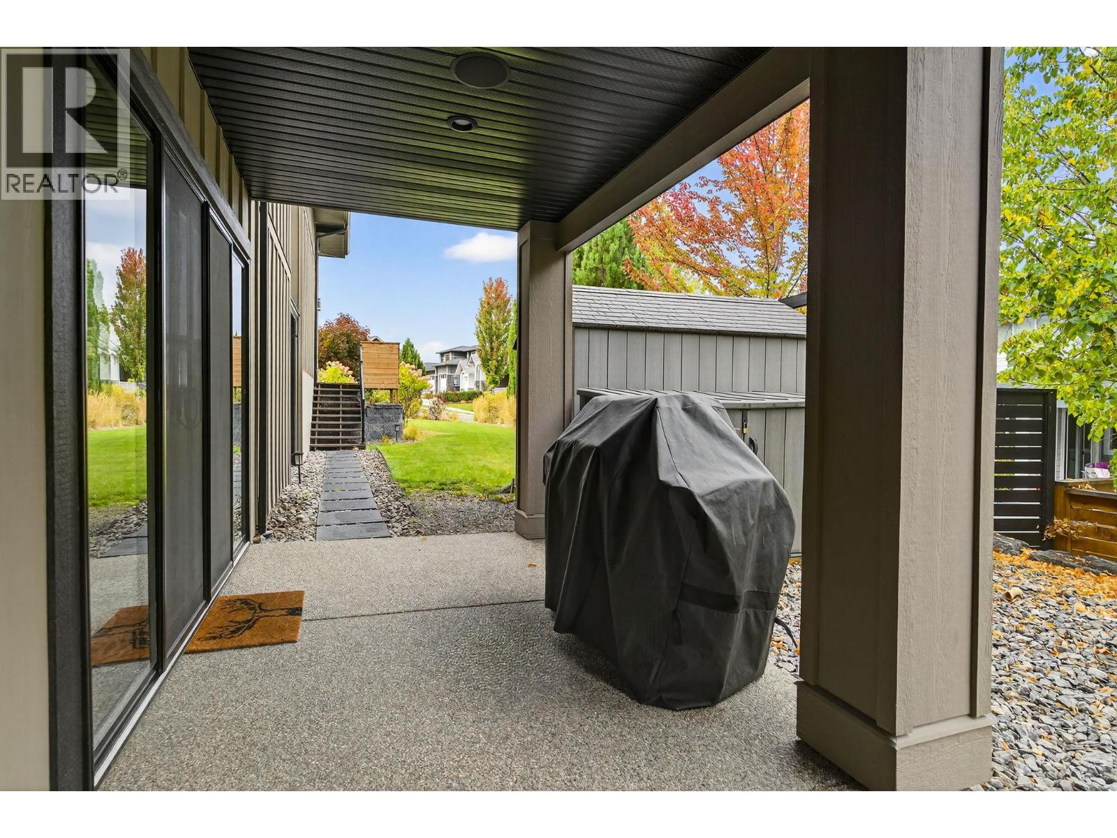  460 Rockview Lane, Kelowna